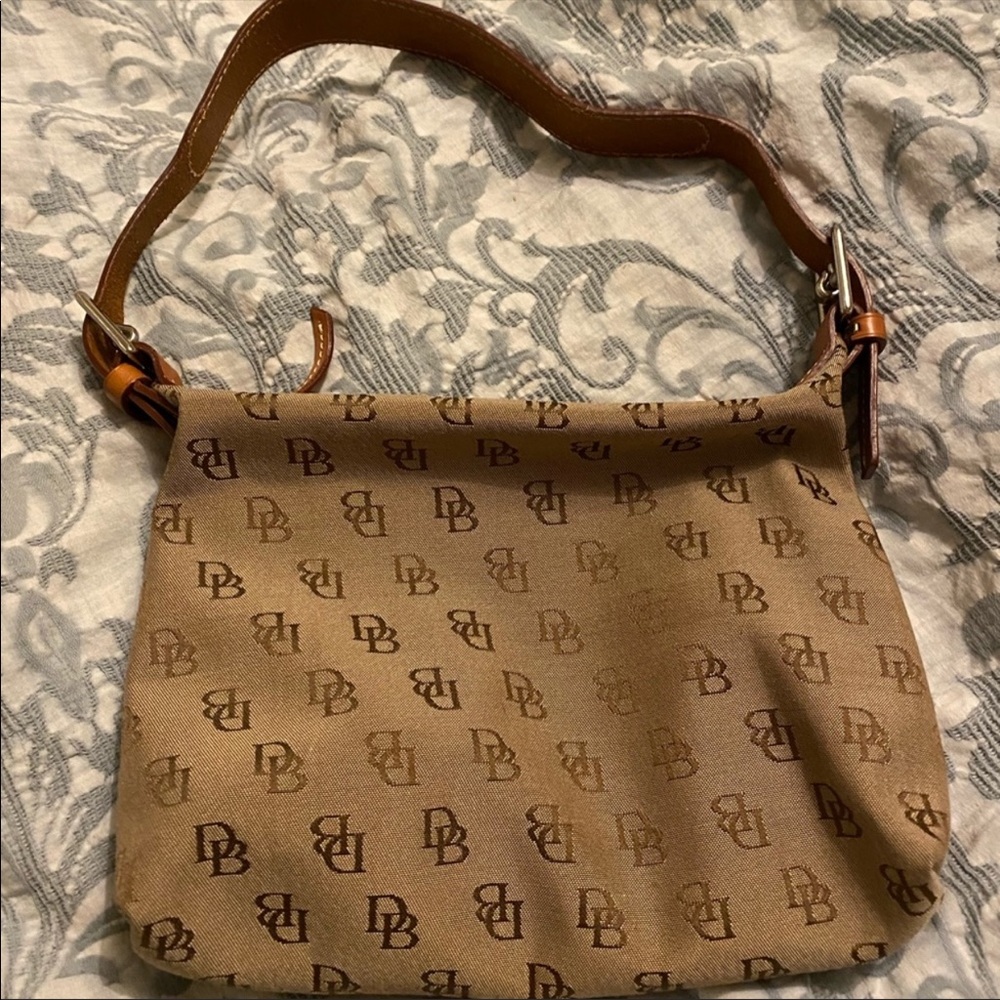 dooney bourke purse new condition